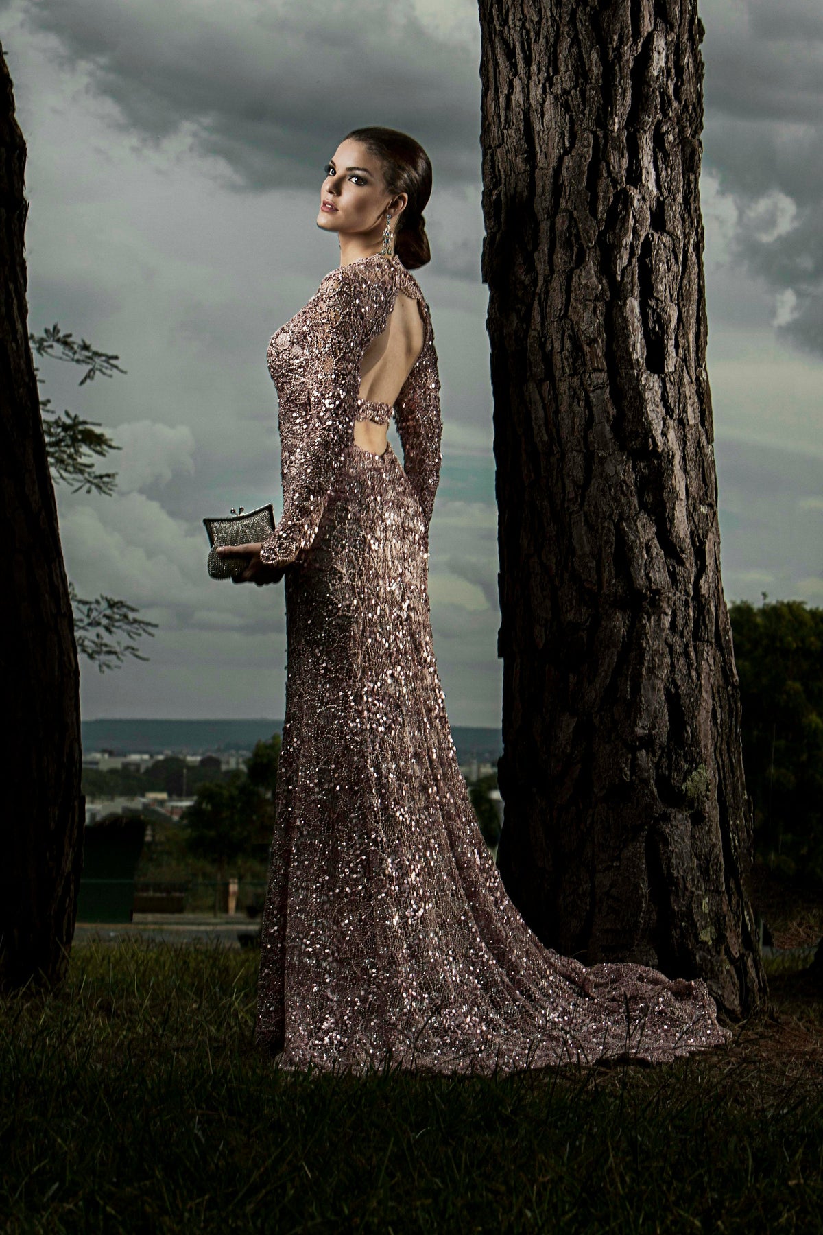 Robe de soiree longue et scintillante pour un gala a Monaco