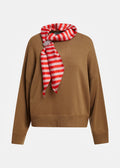 Pull  KURTIS en laine mélangée camel avec foulard à rayures rouge et rose clair