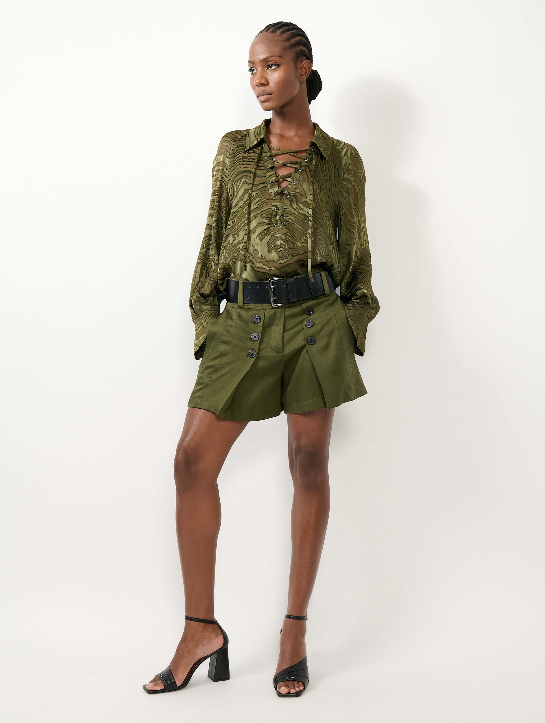 SHORT EN SATIN DE VISCOSE ET LIN KAKI