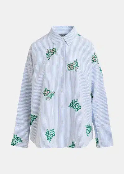Chemise blanc cassé à fines rayures bleu clair et broderie