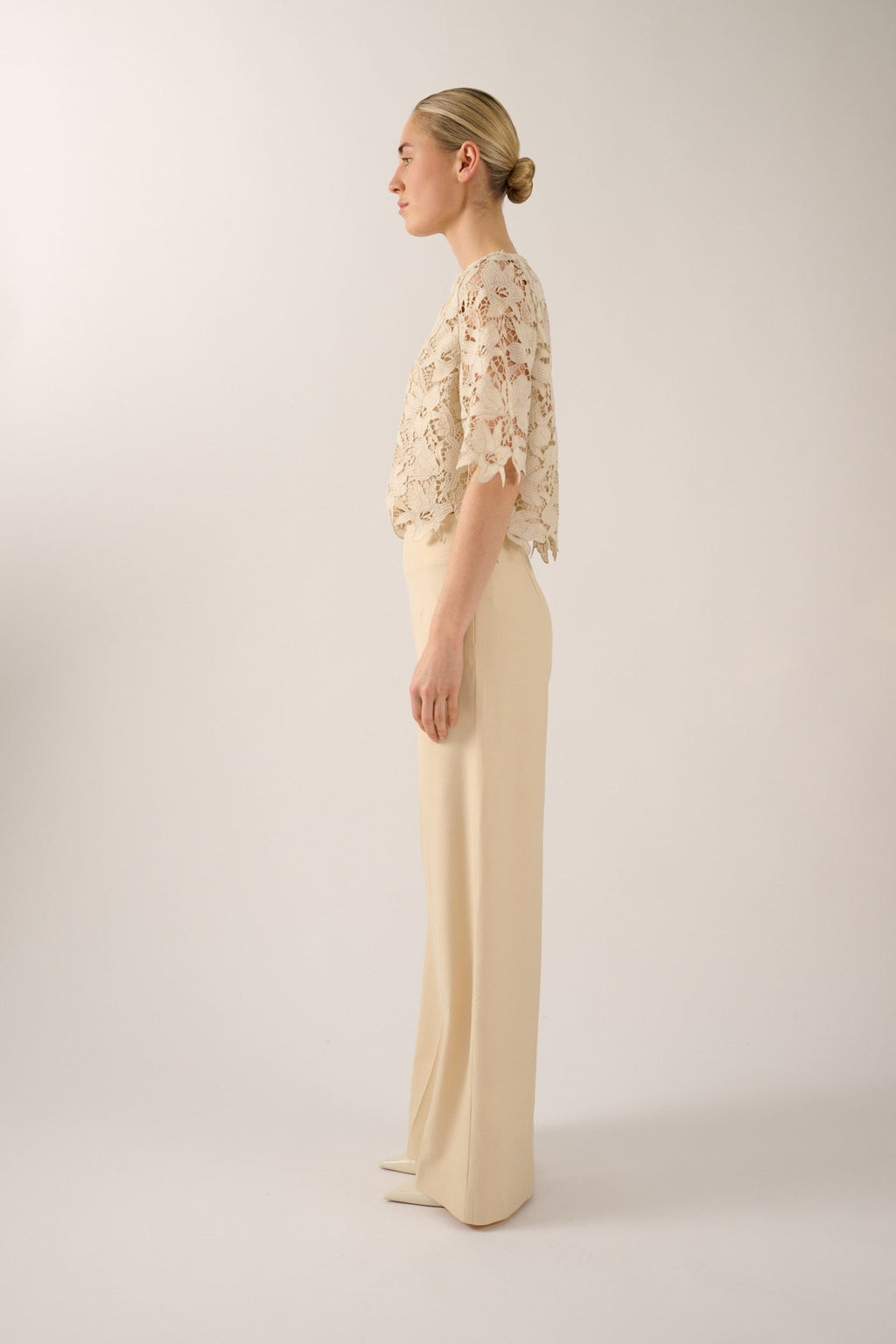 Top Oscar Babs top broderie dentelles ajourées