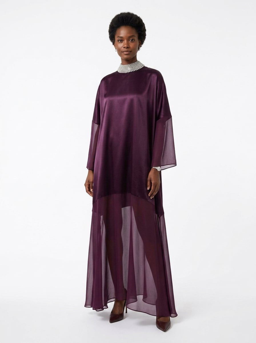 Longue Robe paris sauvage « carrée » en crêpe de satin et crêpe Georgette encolure de cristal