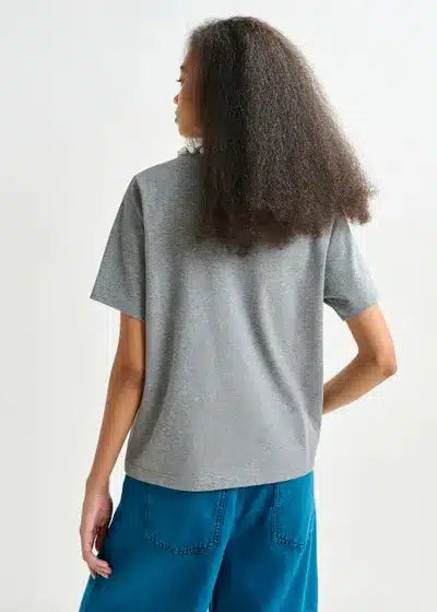 T-shirt en coton gris et blanc avec imprimé « HUH » avec perles