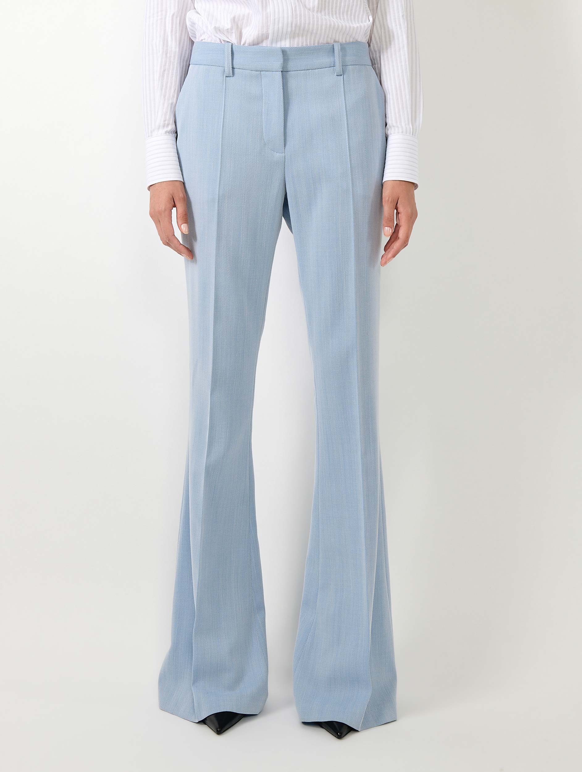 PANTALON BOOTLEG EN CHEVRON CRÊPE BLEU CIEL