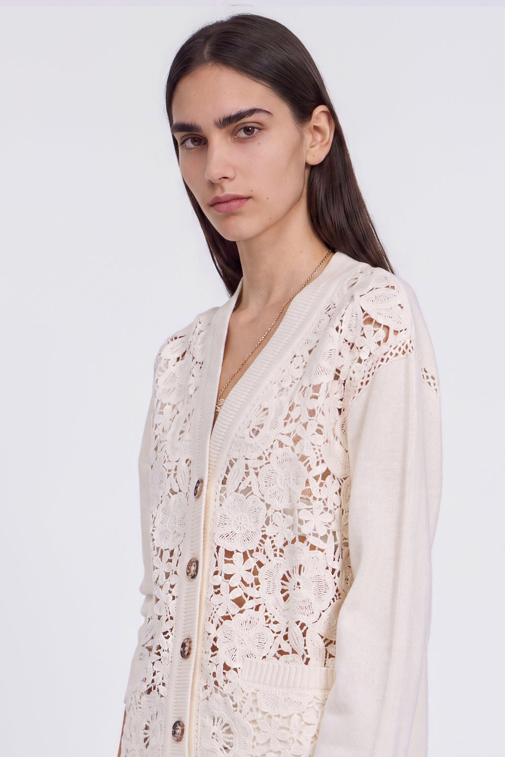 CARDIGAN EN DENTELLE CROCHET DE LAINE
