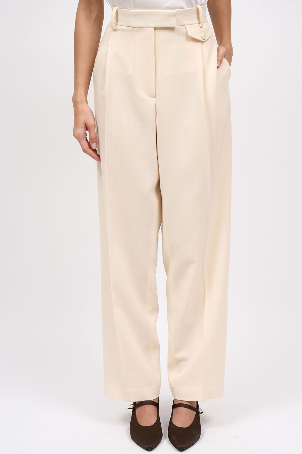 Pantalon Florin droit à plis en twill de laine couleur crème