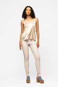PERLEGGING en cuir coupe ajusté sable