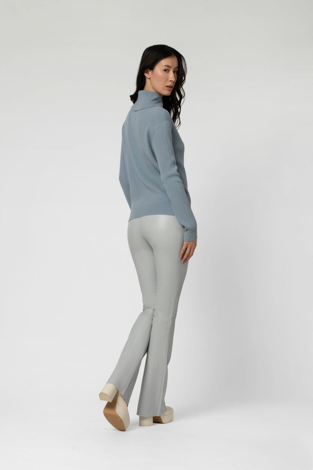 Leather legging BEYINA fitted cut light grey