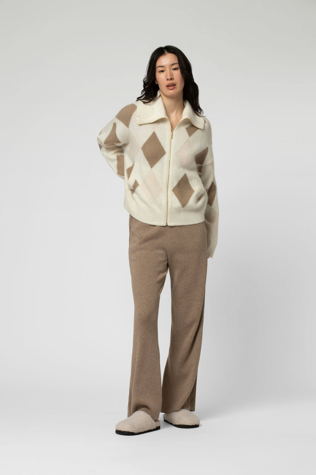 GiletGilet  GIVRE en maille à motifs losanges beiges et moka col montant , fermeture zippée