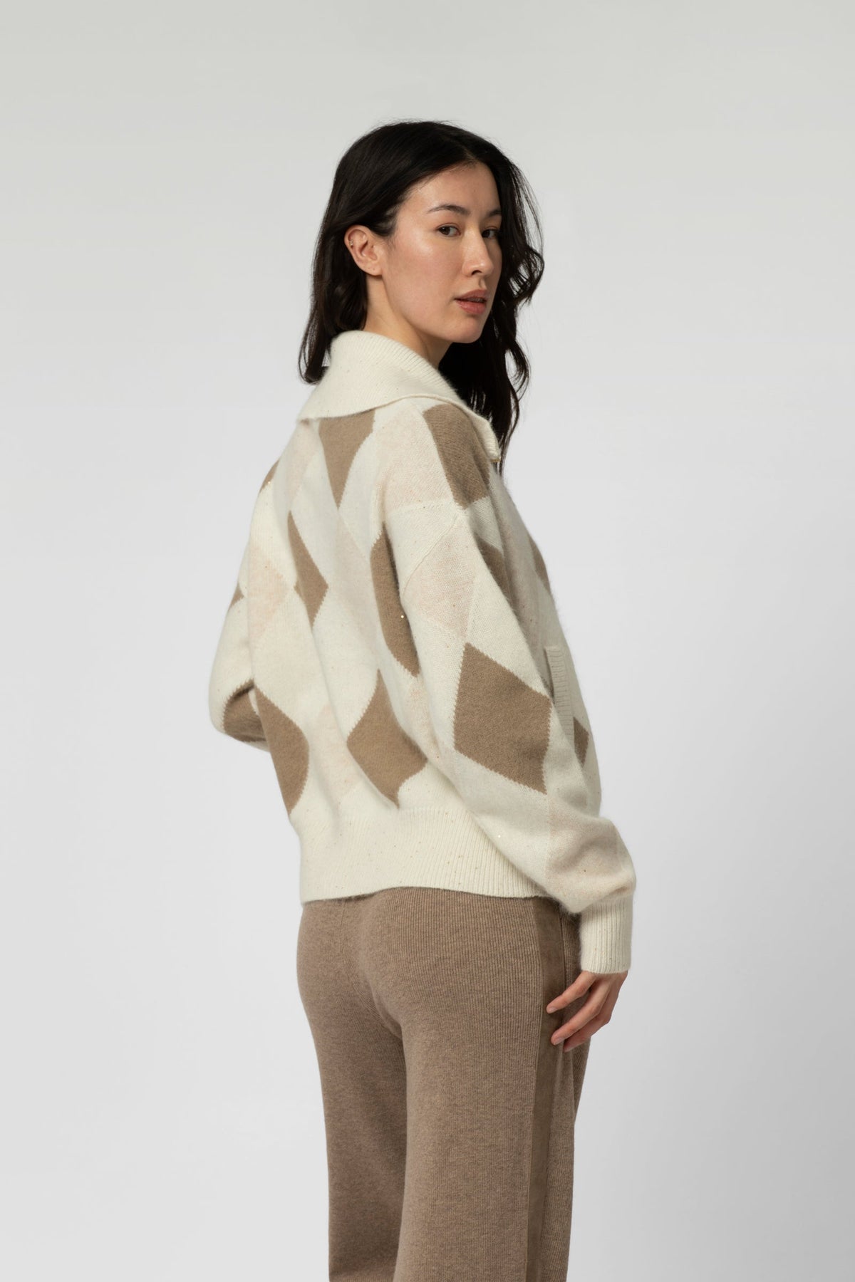 GiletGilet  GIVRE en maille à motifs losanges beiges et moka col montant , fermeture zippée