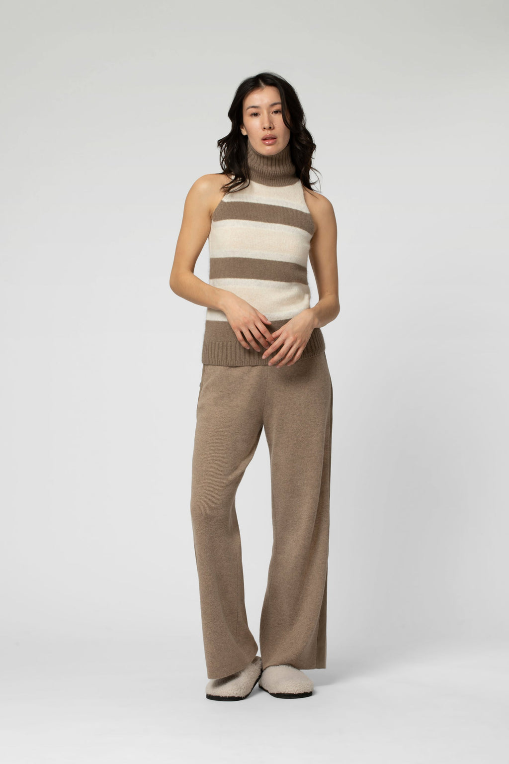 TIFF sleeveless high-neck knit sweater with beige and mocha stripes