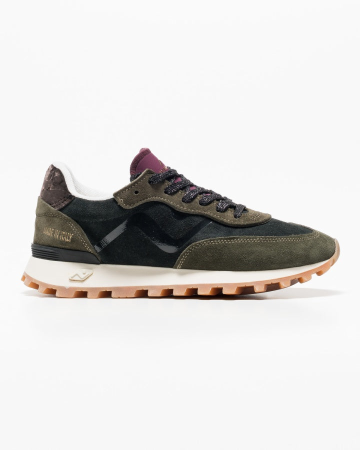 Basket VELOCE Deluxe Suede Suede Velvet Tab, par Nomapsociety