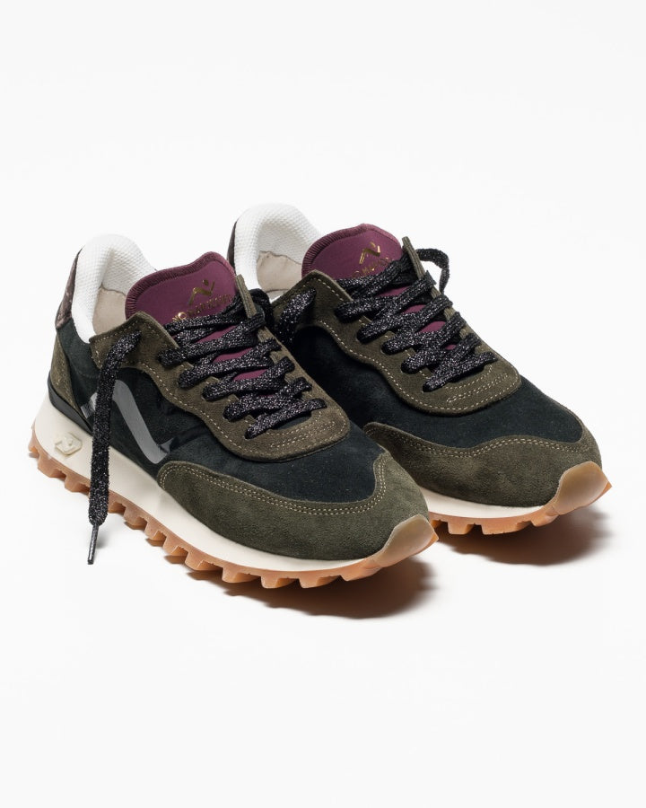 Basket VELOCE Deluxe Suede Suede Velvet Tab, par Nomapsociety
