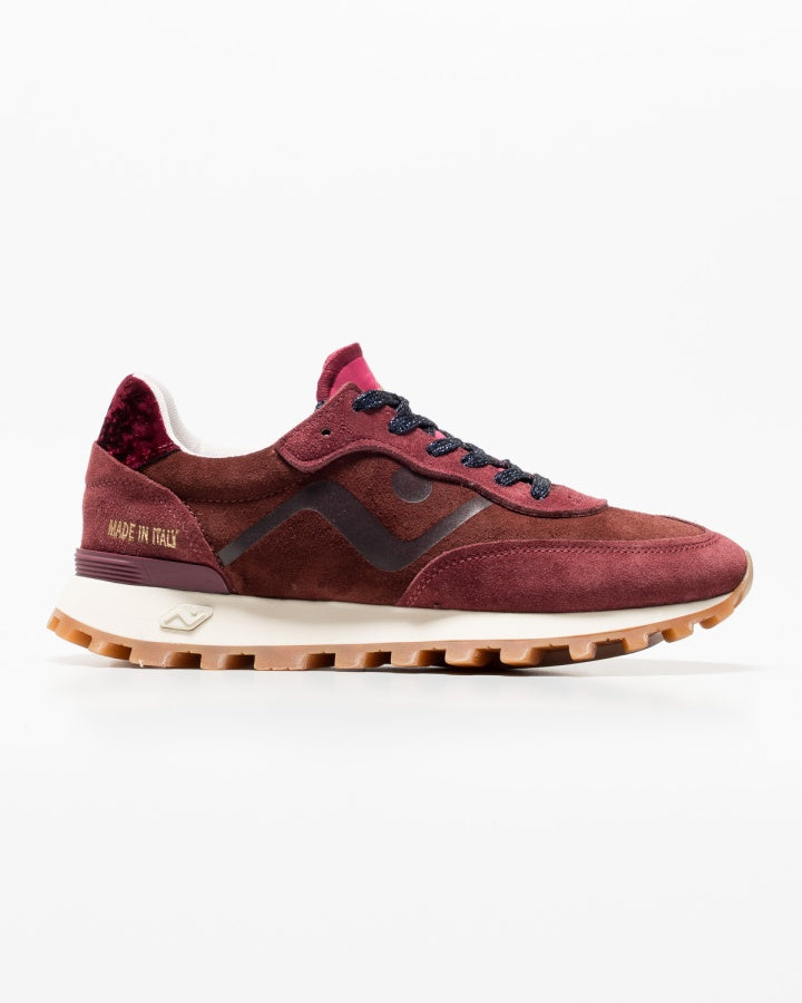 Basket VELOCE Deluxe Suede Suede Velvet Tab, par Nomapsociety