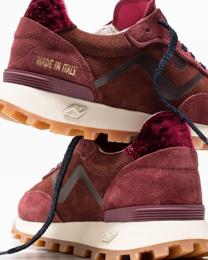 Basket VELOCE Deluxe Suede Suede Velvet Tab, par Nomapsociety