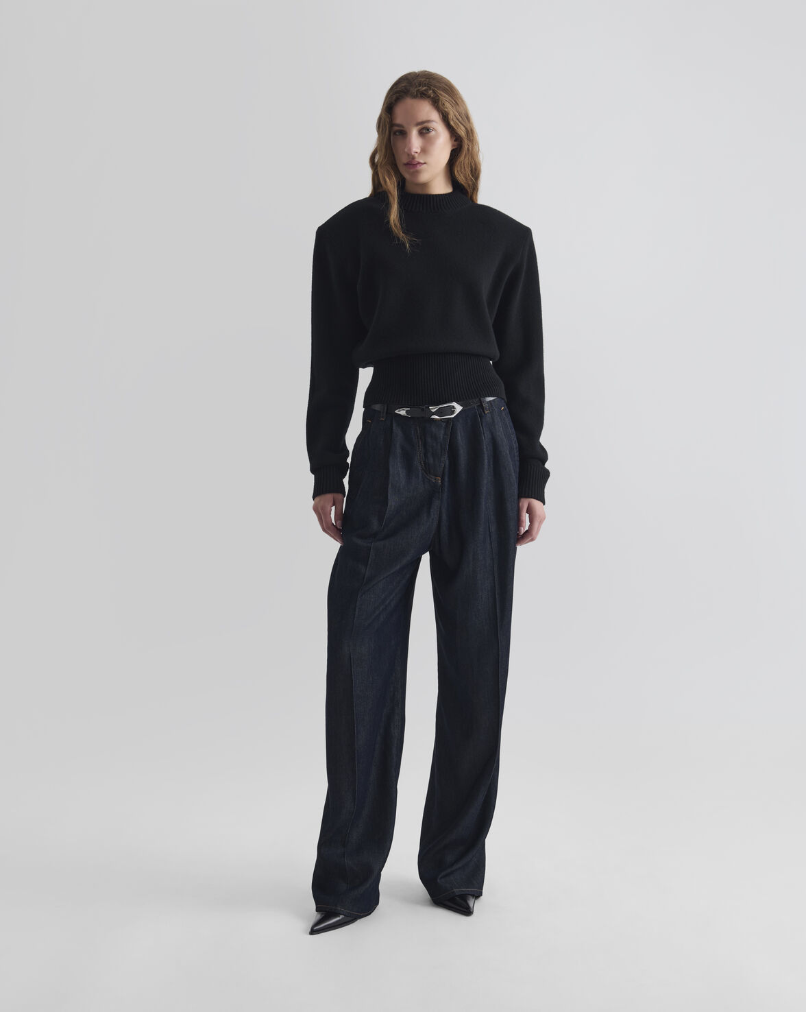 STRUCTURED SHOULDER SWEATER BLACK