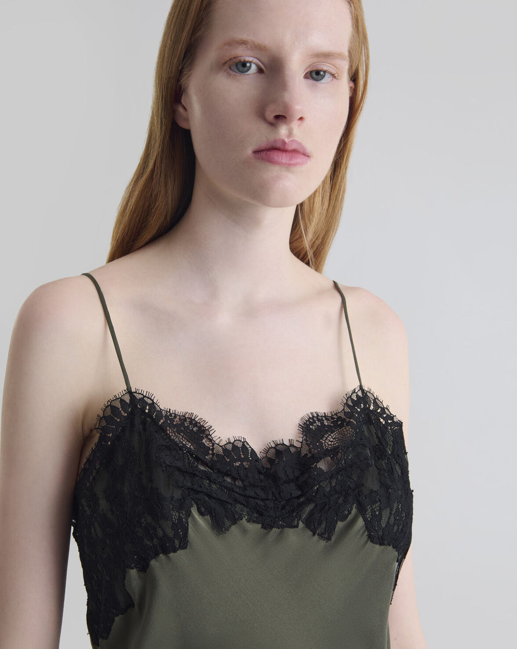ROBE MIDI EN SOIE ET DENTELLELICHEN