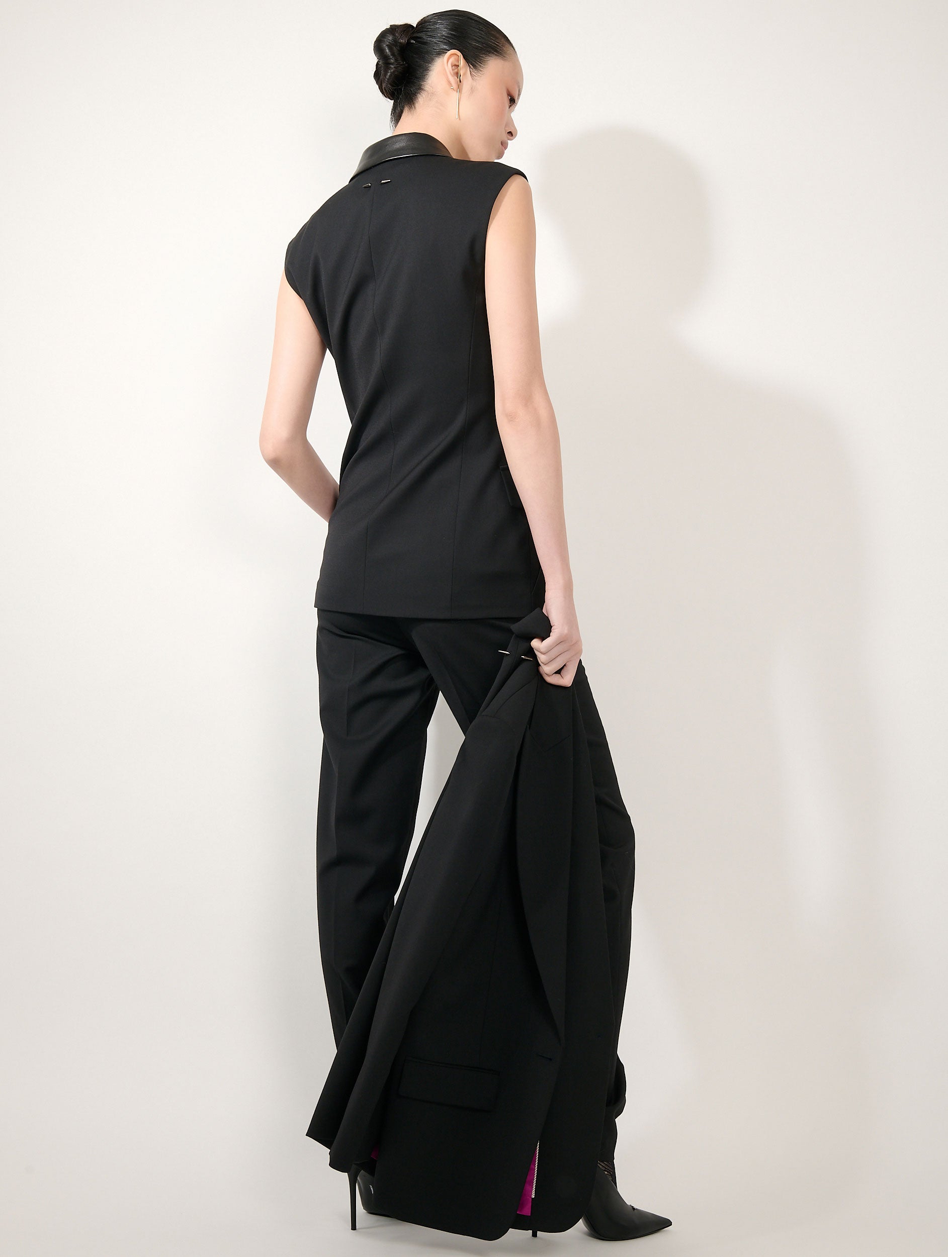 Veste sans manches en gabardine de laine noire