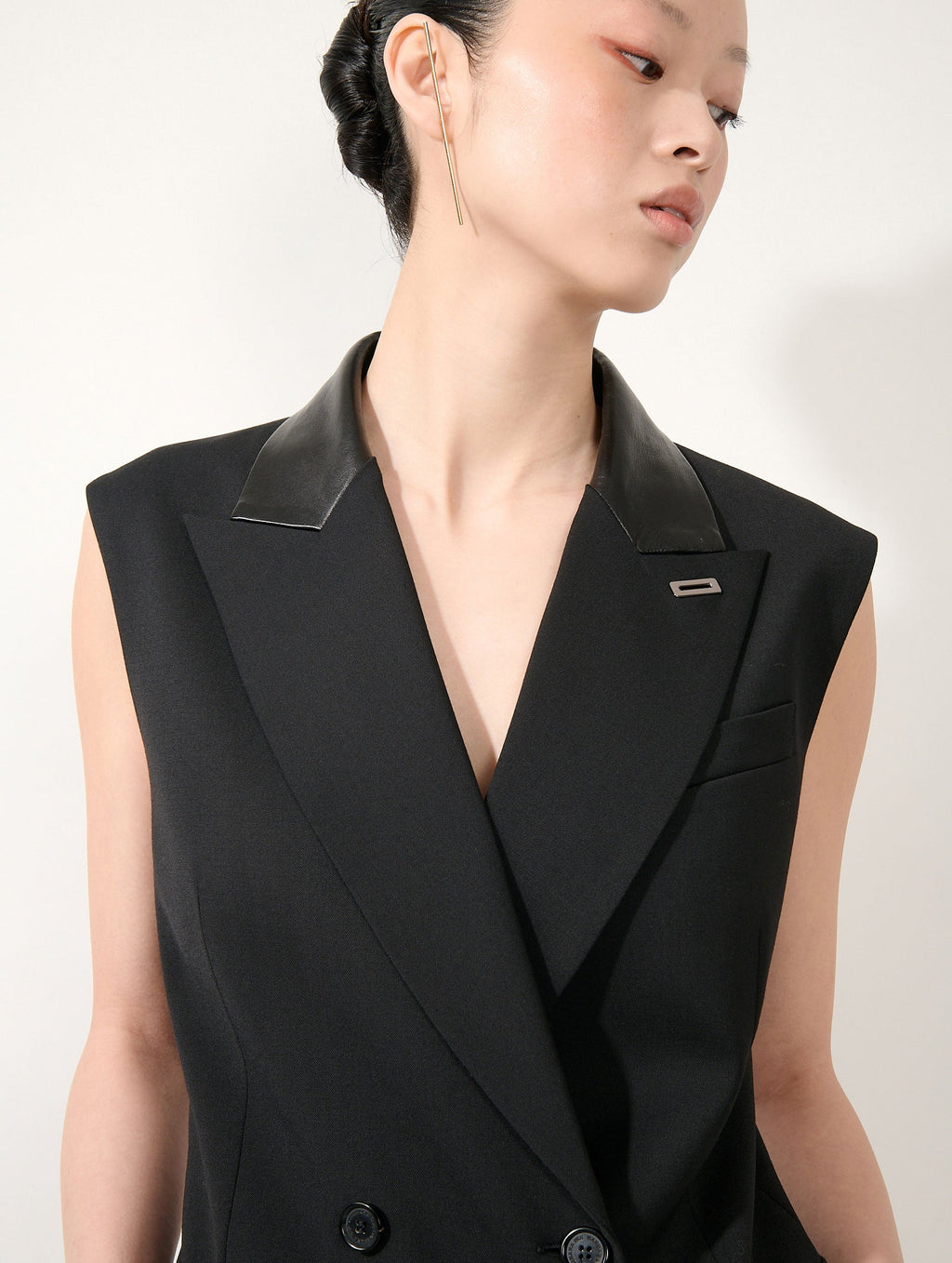 Veste sans manches en gabardine de laine noire