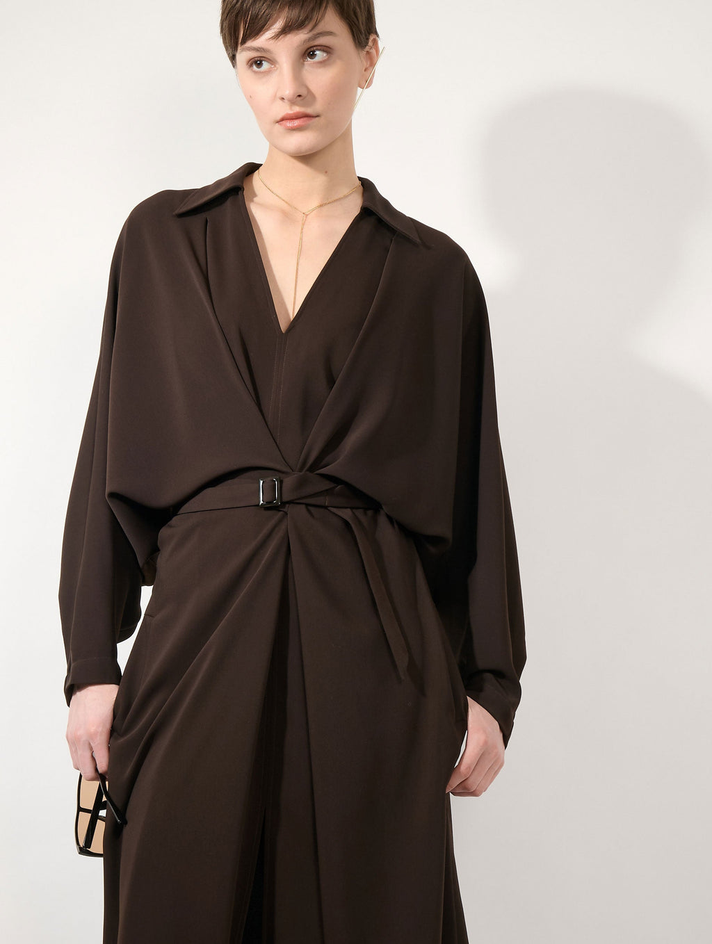 Robe ceinturée en crepe fluide moka