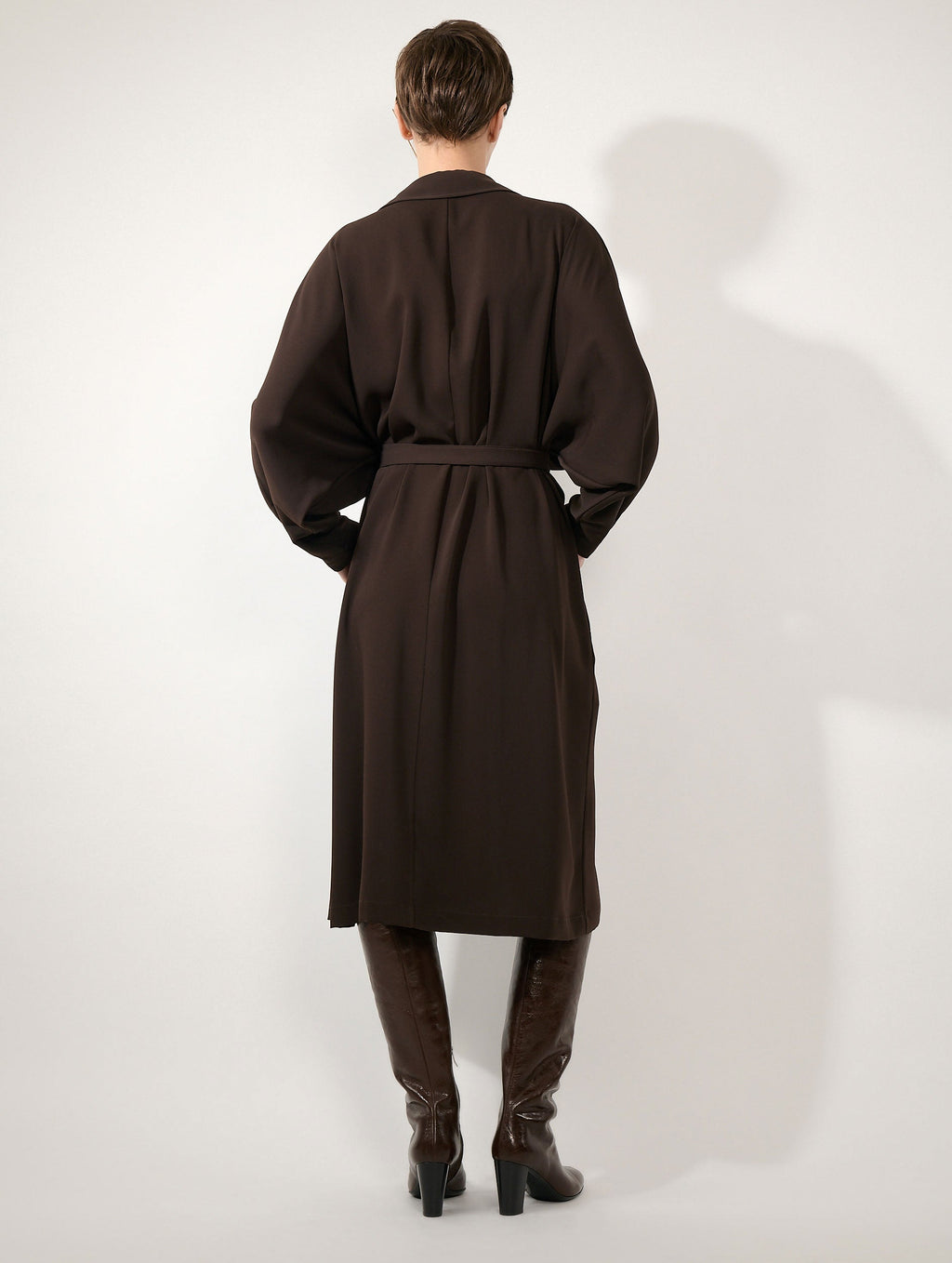 Robe ceinturée en crepe fluide moka