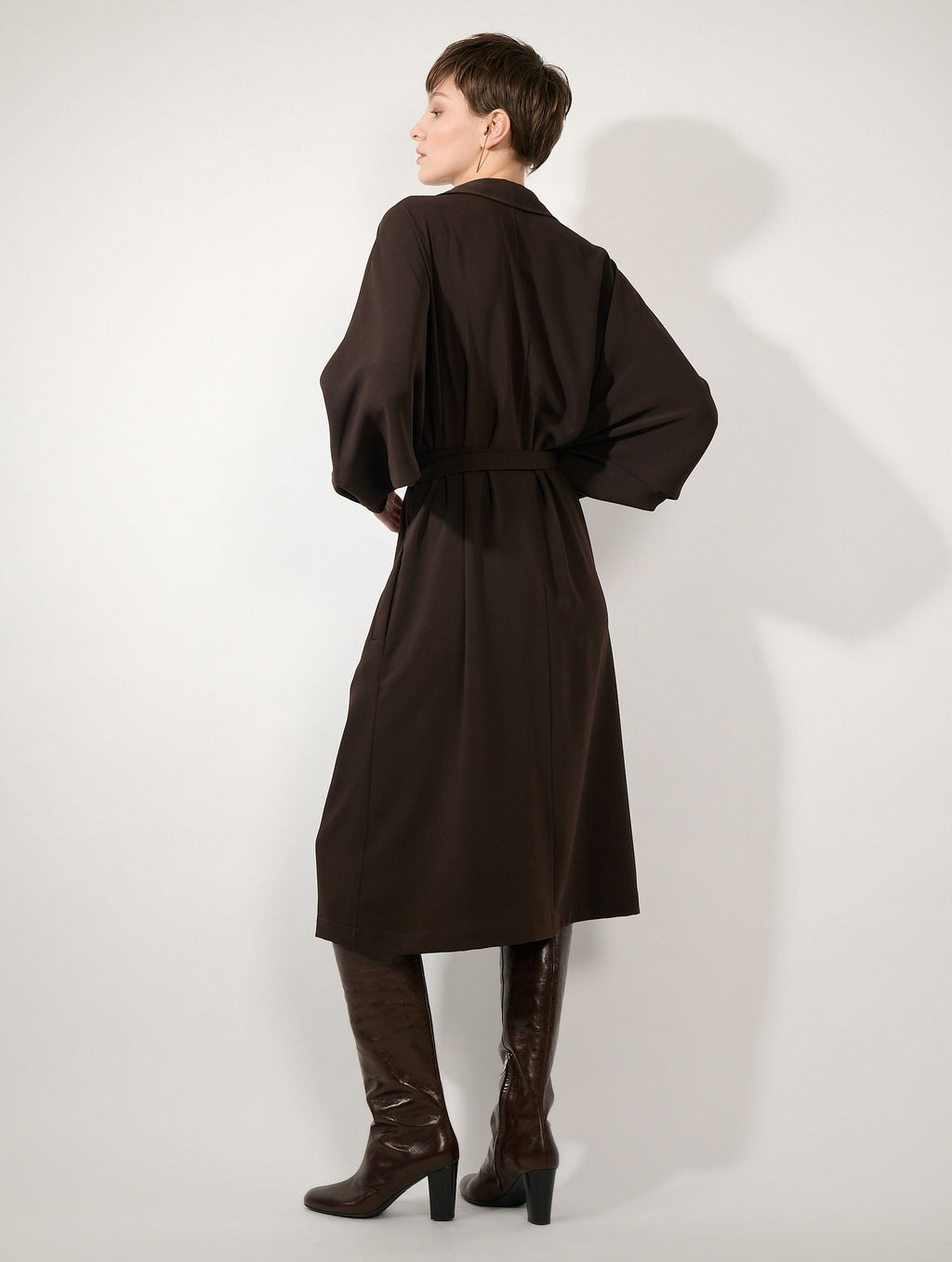 Robe ceinturée en crepe fluide moka