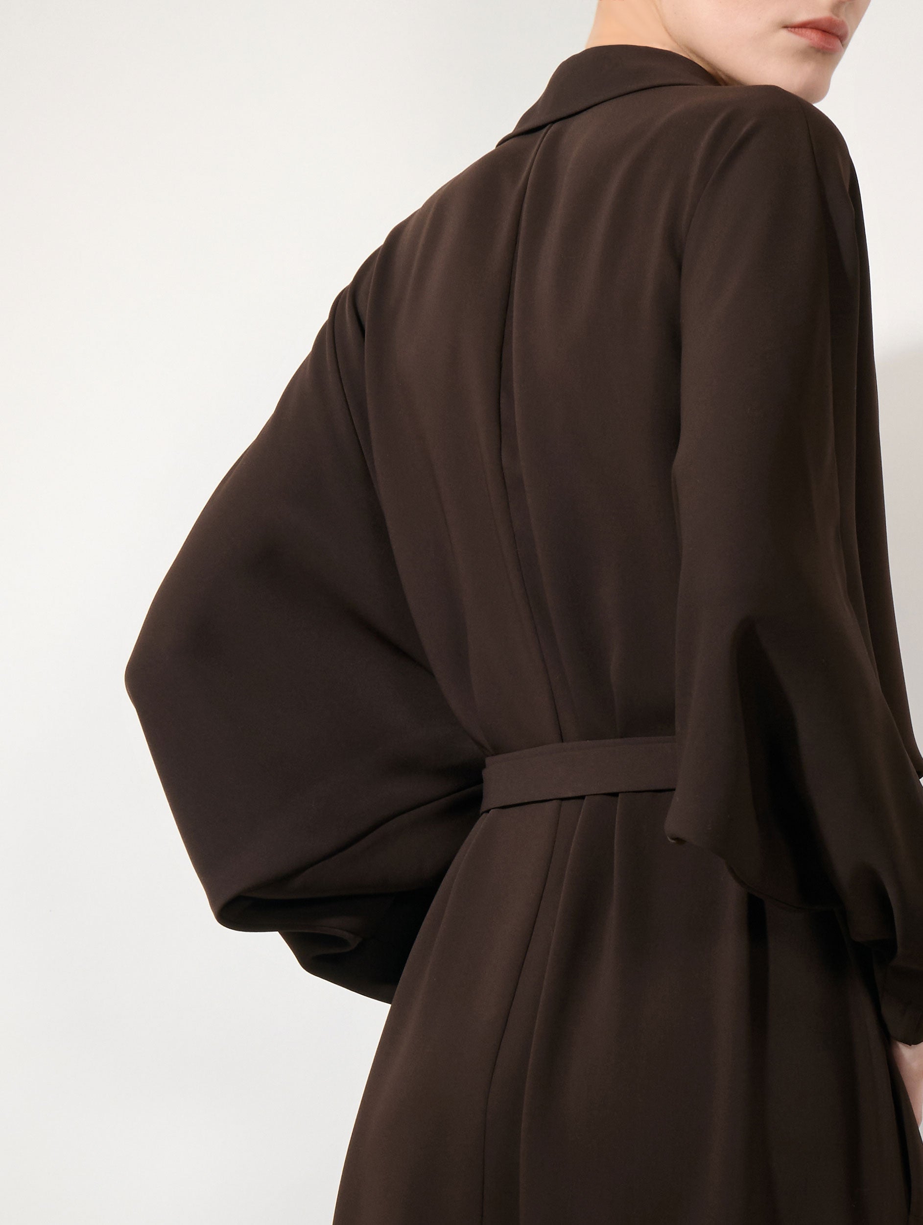 Robe ceinturée en crepe fluide moka